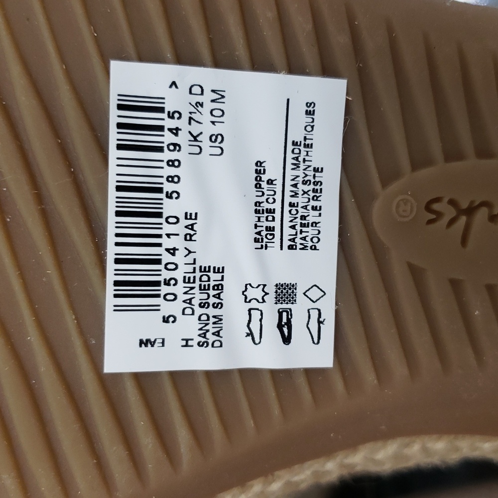 Clarks Tan Loafers - Picture 4 of 7